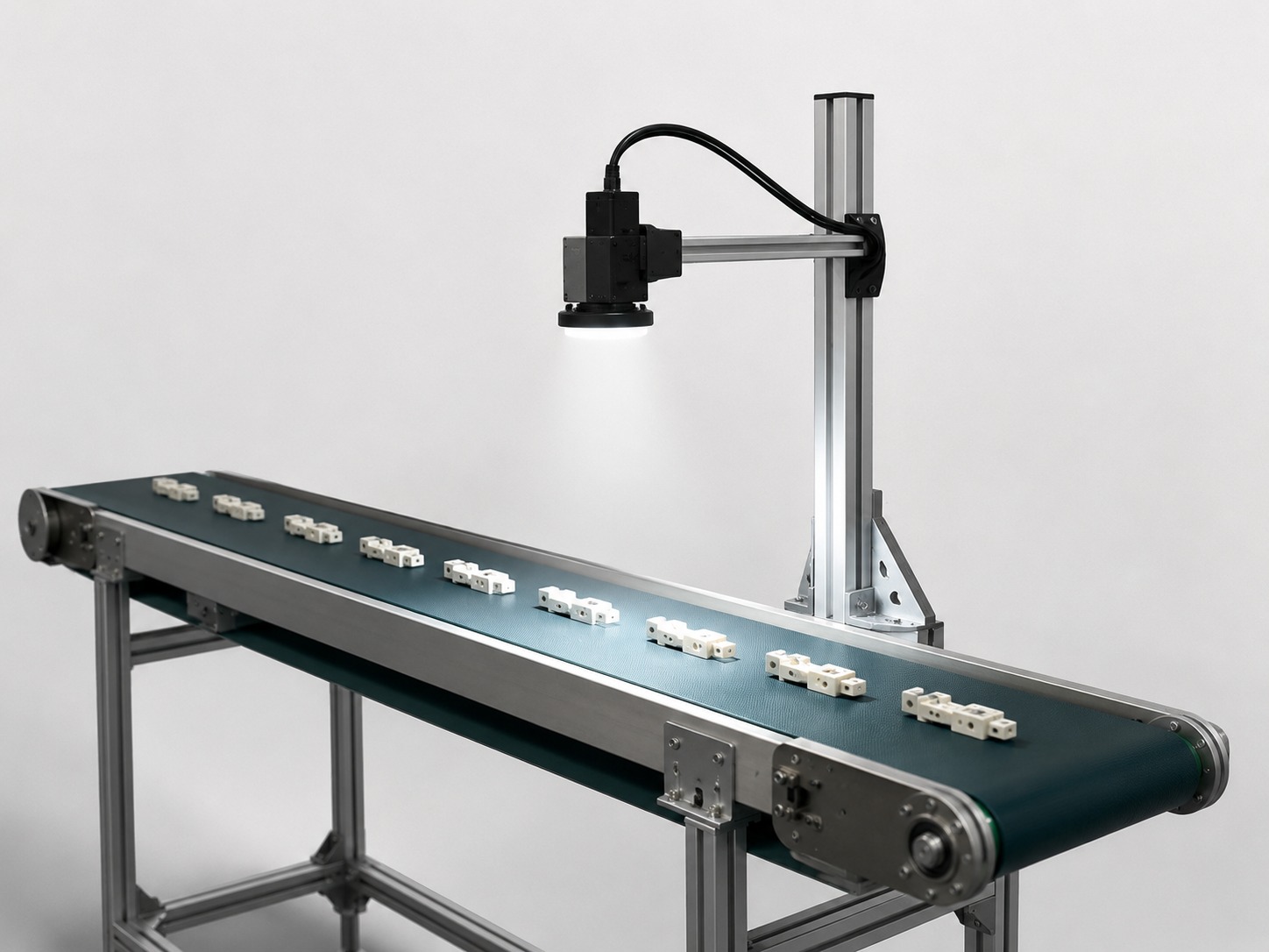 Quality Inspection on Conveyor Belt